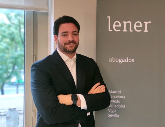 Lener fitxa a Carlos García com a soci de mercantil